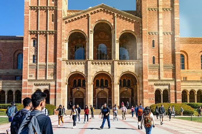 استقبلت لاندمارك وفد من طلاب جامعة 6 أكتوبر – فنون تطبيقية